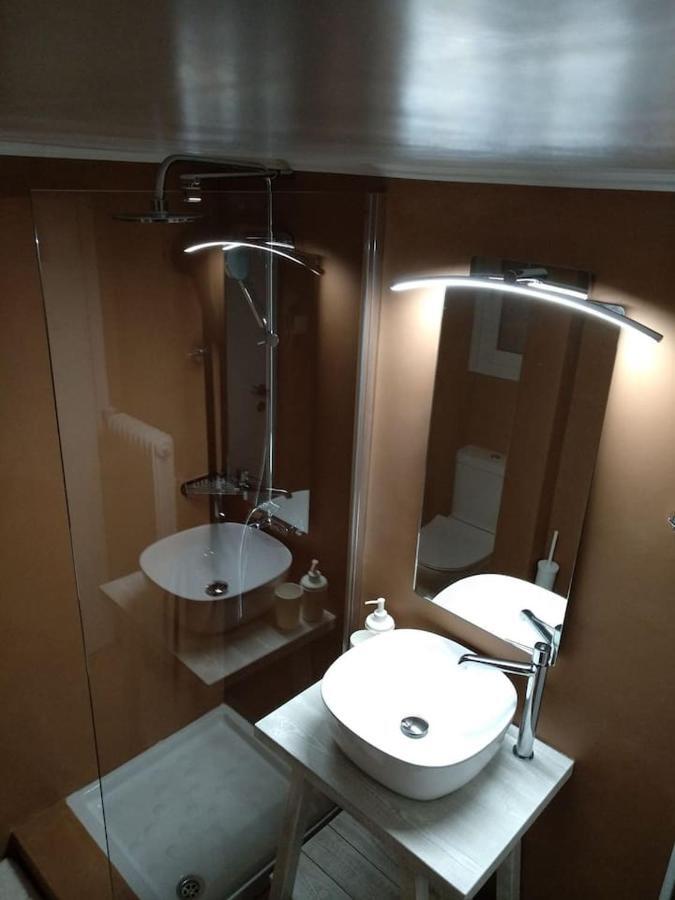 Athena'S Home, Sunny Balkony 100M From Metro! Екстер'єр фото