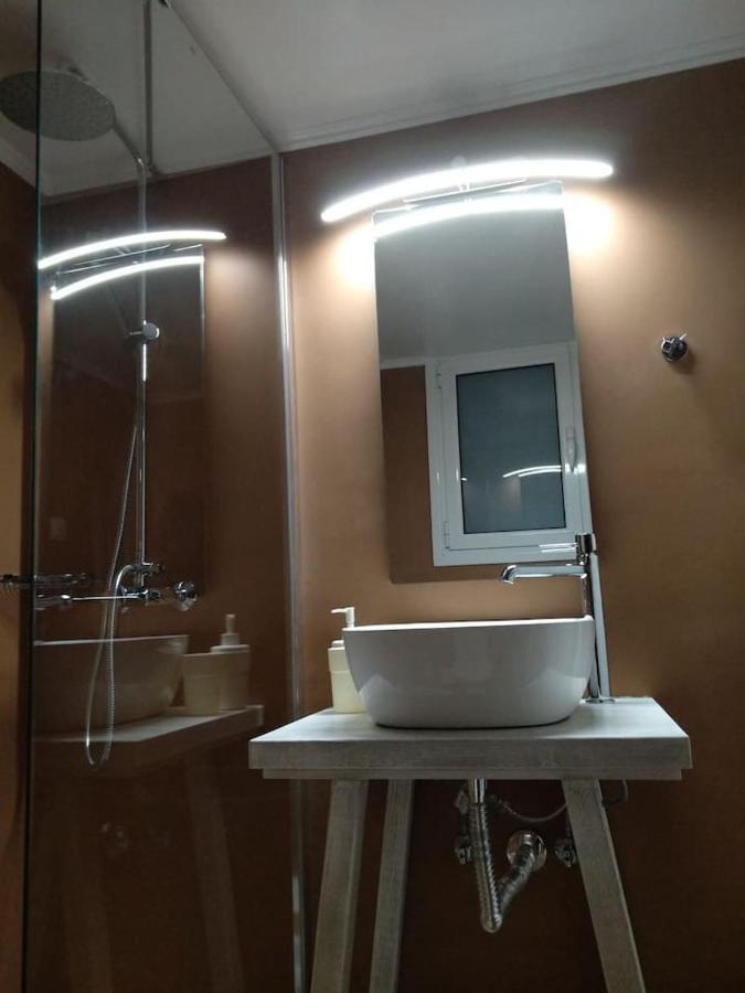 Athena'S Home, Sunny Balkony 100M From Metro! Екстер'єр фото